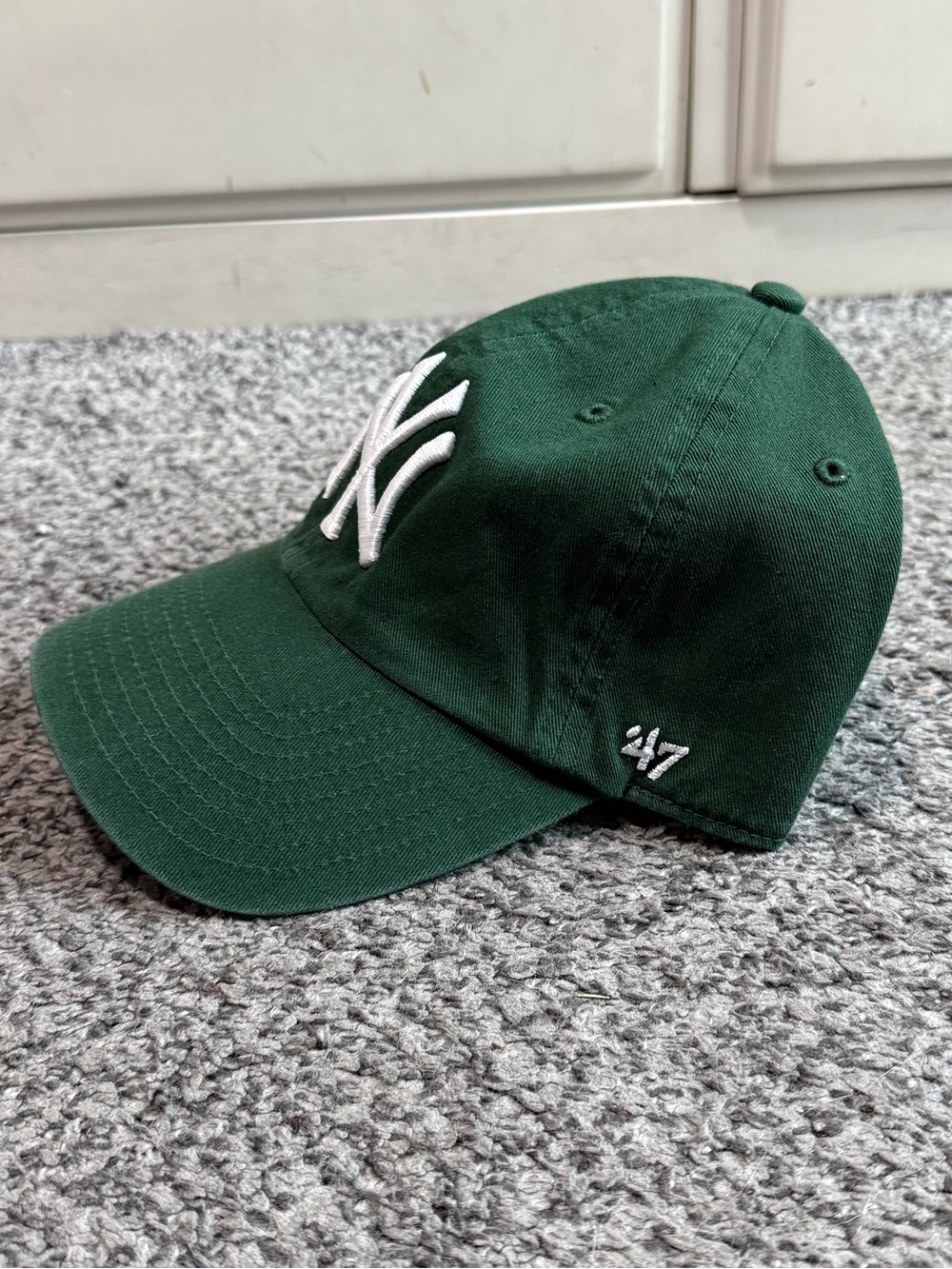 New York Yankee baseball hat - Picture 3 of 7